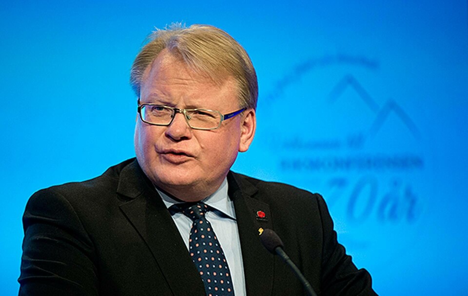 Försvarsminister Peter Hultqvist talar på Folk och Försvars Rikskonferens 2016. Foto: Ulf Palm Försvarsminister Peter Hultqvist talar på Folk och Försvars Rikskonferens 2016. Foto: Ulf Palm