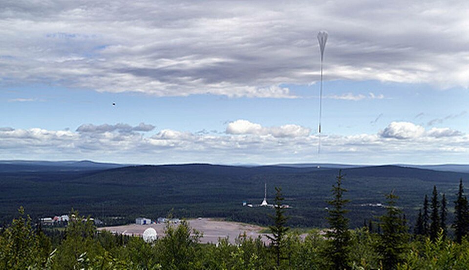 Pogolite lyfte från Esrange Space Center på fredagen och färden har gått längs Nordkalotten i riktning mot Nordamerika. Avsikten är att studera gammastrålning från ett speciellt teleskop. Foto: Hans-Olof Utsi Pogolite lyfte från Esrange Space Center på fredagen och färden har gått längs Nordkalotten i riktning mot Nordamerika. Avsikten är att studera gammastrålning från ett speciellt teleskop. Foto: Hans-Olof Utsi