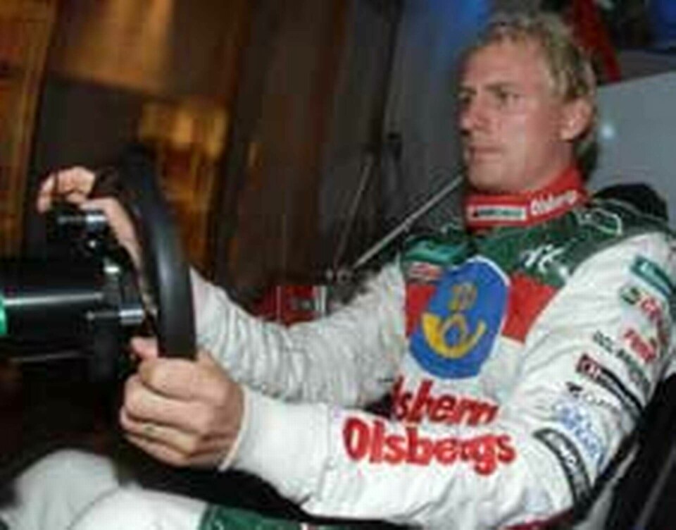 Racerföraren Richard Göransson provkör Force Dynamics 401