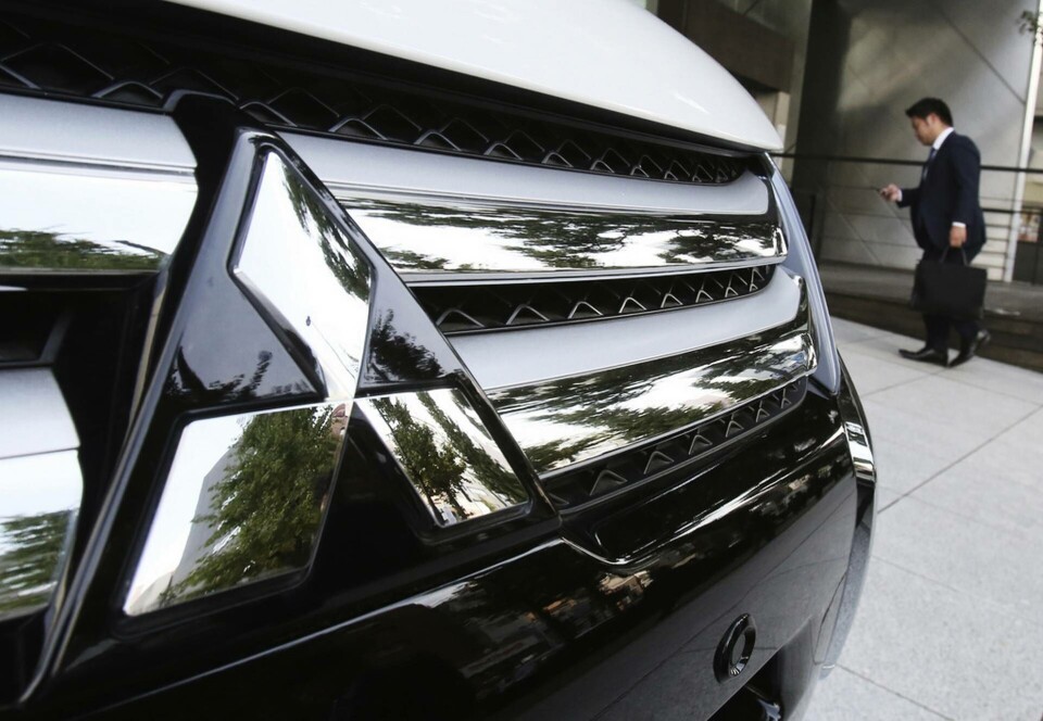 Den japanska fordonstillverkaren Mitsubishi utreds av åklagare i Tyskland för misstänkt fusk med utsläppshalter från dieselmorer. Arkivbild. Foto: Koji Sasahara/AP/TT Den japanska fordonstillverkaren Mitsubishi utreds av åklagare i Tyskland för misstänkt fusk med utsläppshalter från dieselmorer. Arkivbild. Foto: Koji Sasahara/AP/TT
