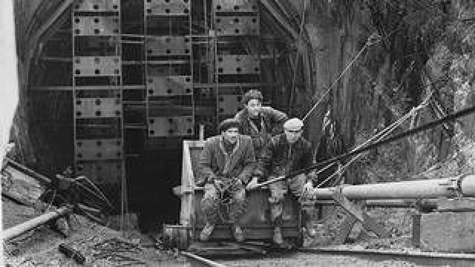 Arbetare vid bron 1960. Foto: Hulton-Deutsch Collection/CORBIS