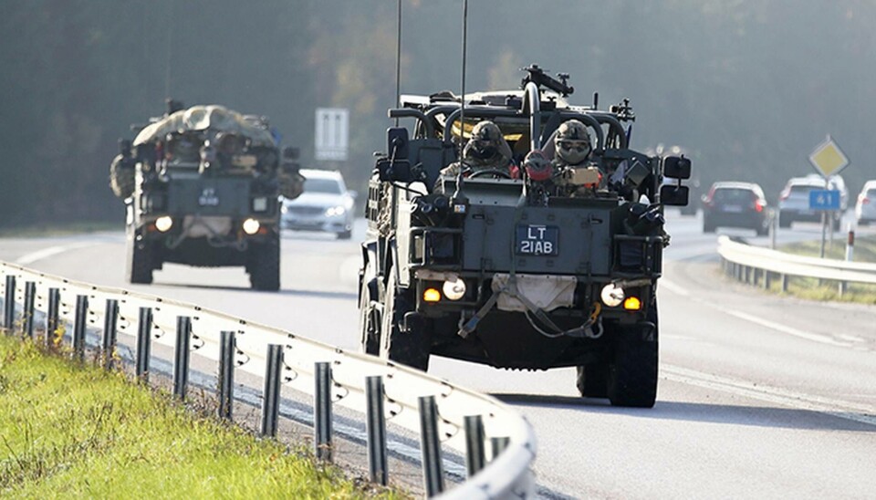 Militärfordon från länder i Nato kör på torsdagen genom västra Sverige på väg till en övning i Norge. Foto: Adam Ihse / TT Militärfordon från länder i Nato kör på torsdagen genom västra Sverige på väg till en övning i Norge. Foto: Adam Ihse / TT