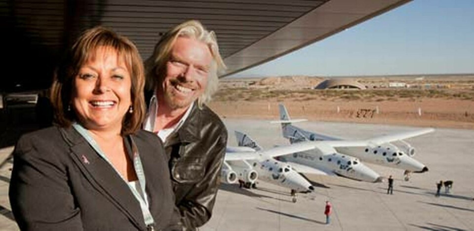Guvernören i New Mexico Susana Martinez och Virgin Galactics ägare Richard Branson inviger Spaceport America. Foto: Virgin Galactic