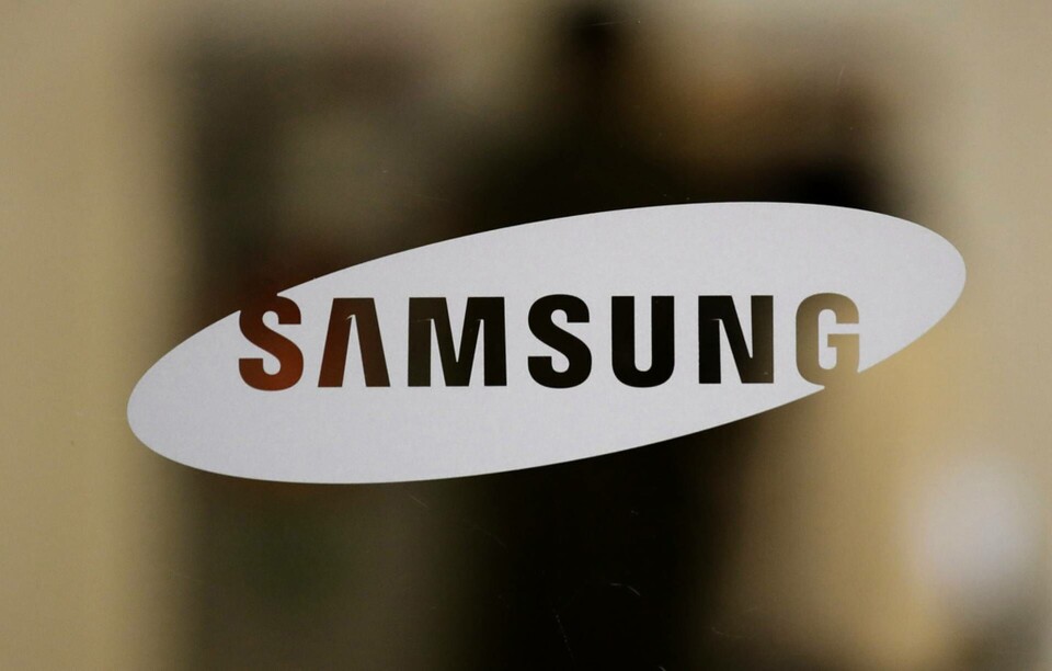 Samsung Electronics räknar med ännu ett år på tronen som världens största mobiltelefontillverkare. Arkivbild Foto: Lee Jin-man AP/TT Samsung Electronics räknar med ännu ett år på tronen som världens största mobiltelefontillverkare. Arkivbild Foto: Lee Jin-man AP/TT