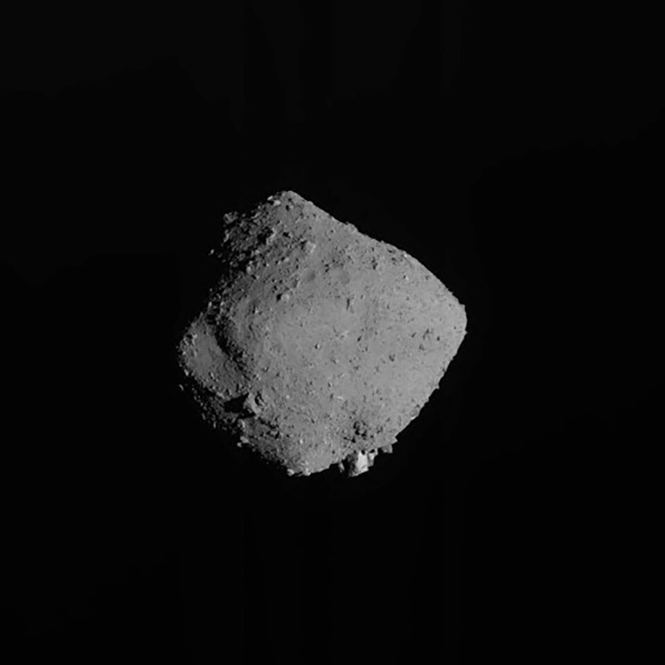 Asteroiden Ryugu har en diameter på cirka 900 meter. Foto: JAXA/TT Asteroiden Ryugu har en diameter på cirka 900 meter. Foto: JAXA/TT