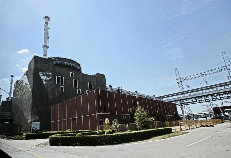 Kärnkraftverket i Zaporizjzja ska ha utsatts för ny beskjutning sent i lördags. Arkivbild. Foto: Olexander Prokopenko/AP/TT